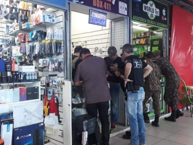 Pol&iacute;cia Civil det&eacute;m foragido, apreende motos e notifica 10 lojas em opera&ccedil;&atilde;o 
