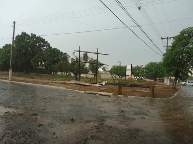  Ap&oacute;s temporal, Coxim fica aproximadamente 30 minutos sem energia el&eacute;trica