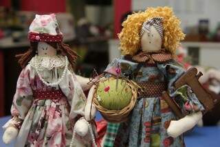 As bonecas de pano são de diferentes regiões do país e do mundo 