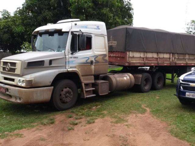 Motorista &eacute; preso trazendo carreta roubada de SP para Corumb&aacute;