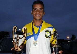 Guilherme, 21 anos, foi artilheiro da competição, com 10 gols 