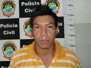 José Ronaldo foi preso escondido em barraco de madeira em lote do assentamento Taquaral (Foto: Divulgação / Polícia Civil)