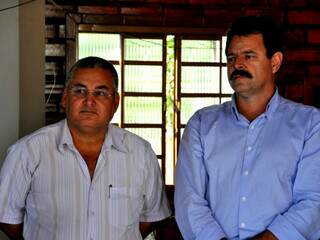 João Carlos Krug, à direita na foto, e o vice Tenório (PDT) foram considerados elegíveis por 3 votos a um (Foto: O Correio News)