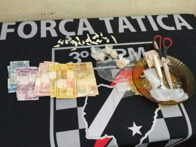 Traficante &eacute; flagrado pela PM com papelotes de crack em aldeia 