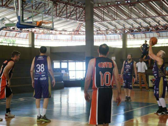 Neon Concurso vence circuito de basquete na categoria acima de 35 anos