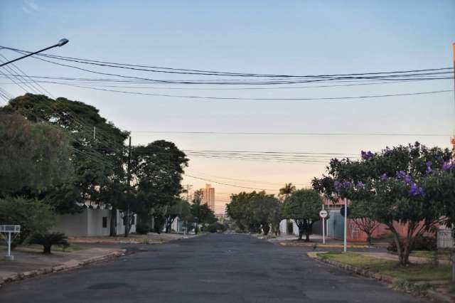 Com m&aacute;xima de 33&deg;C, s&aacute;bado ter&aacute; tempo seco em todo o Estado