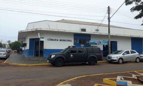 Juiz afasta 3 vereadores por desvio de verba e Gaeco faz buscas na C&acirc;mara