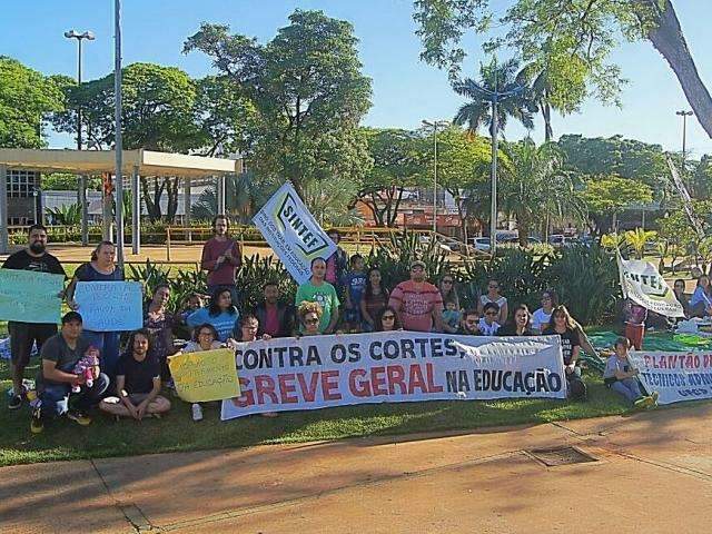 UFGD retoma aulas dia 3 com servidores parados e greve geral dia 11
