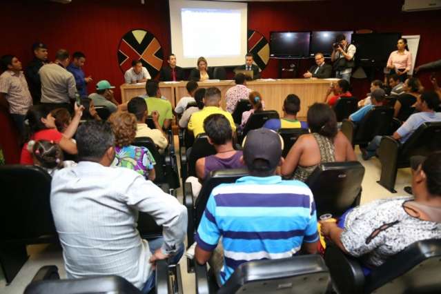 Catadores rejeitam sal&aacute;rio m&iacute;nimo e recusam emprego em concession&aacute;ria