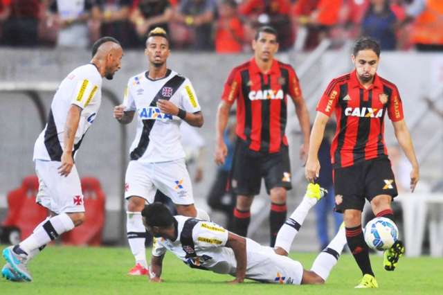 Vasco vence o Sport por 2x1 e deixa lanterna do Brasileiro