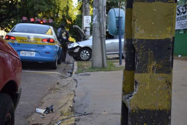 Motociclista morre ao ser atingido por carro no bairro Nova Lima 
