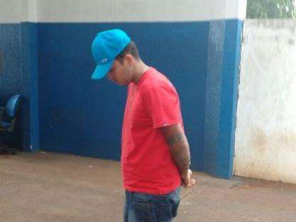 Rapaz confessa ter matado jovem e ferido outro em frente a boate 