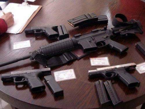 Bandidos dominam policiais e roubam fuzil e rev&oacute;lveres na fronteira com MS