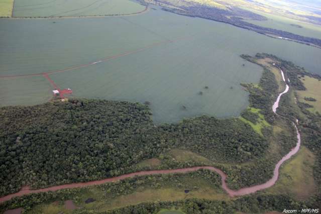 Instituto n&atilde;o detecta metade dos agrot&oacute;xicos presentes na &aacute;gua, diz MPF