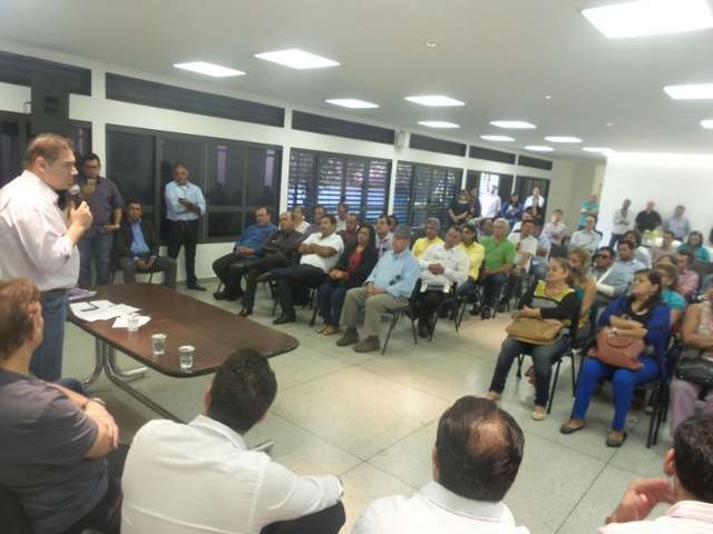 Lideran&ccedil;as comunit&aacute;rias d&atilde;o apoio, mas cobram respeito do prefeito