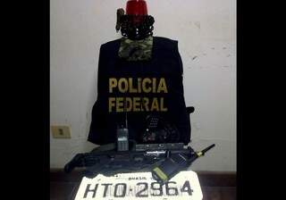 Militares paraguaios apreenderam metralhadora que estava com policiais federais (Foto: Site Última Hora)