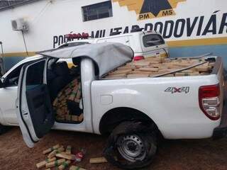No veículo foram encontradas quase 1 tonelada de maconha (Foto: Divulgação)