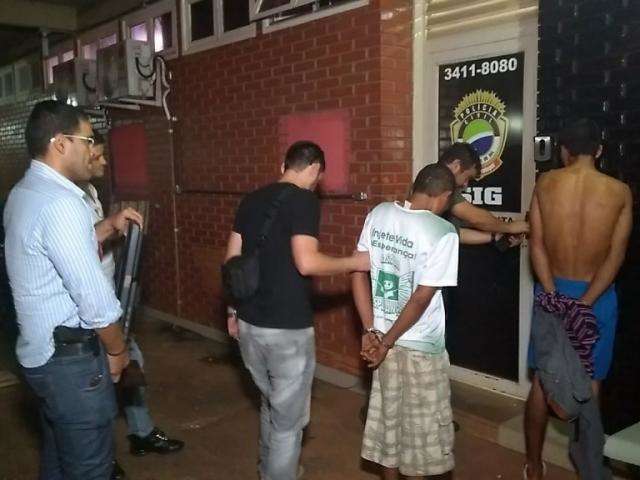 Pol&iacute;cia prende dupla que invadiu e roubou resid&ecirc;ncia de idosos 