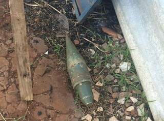Artefato era é uma munição antiga de canhão do Exército Brasileiro. (Foto: Divulgação/PM)