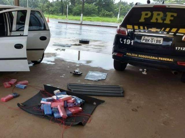 Preso, rapaz diz que receberia R$ 5 mil para levar coca&iacute;na at&eacute; MG