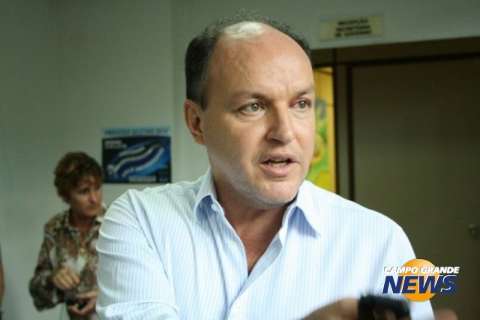 “Azambuja seria um grande reforço para o Nelsinho”, diz Mochi