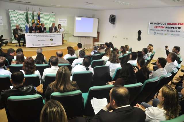 Classe m&eacute;dica do Estado questiona qualidade de escolas estrangeiras