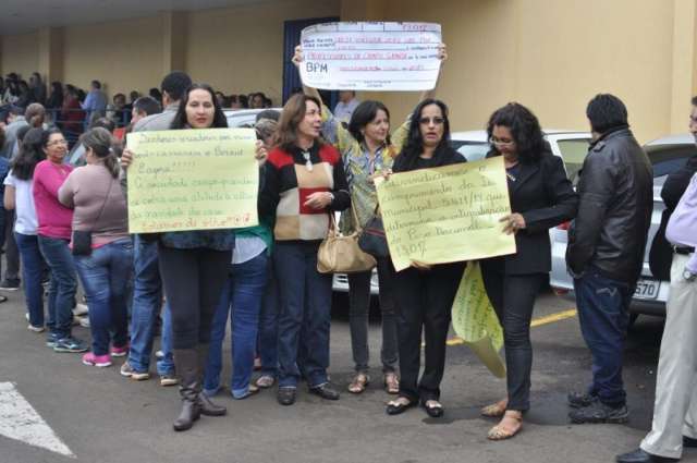 C&acirc;mara refor&ccedil;a seguran&ccedil;a e dia de protestos tem fila e multid&atilde;o
