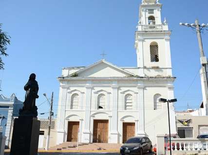 Fundação de Cultura repassa dinheiro para iluminar Catedral de Corumbá