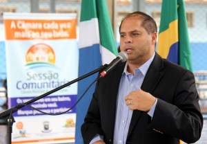Vereadores pedem &agrave; prefeitura que &quot;corte na carne&quot; e reduza comissionados 