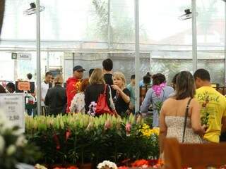 Filhos lotam floricultura em busca do presente de &uacute;ltima hora para as m&atilde;es 