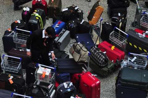 Justiça suspende cobrança de taxa extra por bagagem nos aeroportos