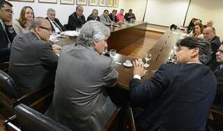 
Em maio, Delcídio levou prefeitos ao Planalto para reivindicar prorrogação atendida hoje (Foto: Divulgação/assessoria)