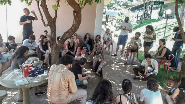 Estudantes da UEMS mant&ecirc;m ocupa&ccedil;&atilde;o contra o governo federal