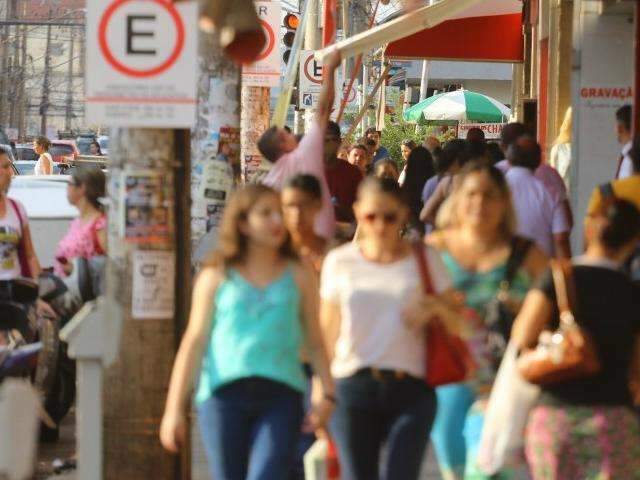 Shoppings abrem apenas &aacute;reas de lazer e pra&ccedil;a de alimenta&ccedil;&atilde;o no feriado