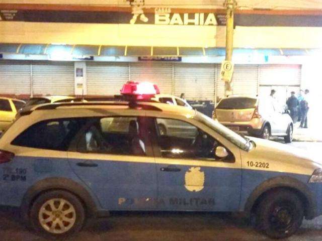 Bandidos levam malote com meio milh&atilde;o de reais em assalto a loja