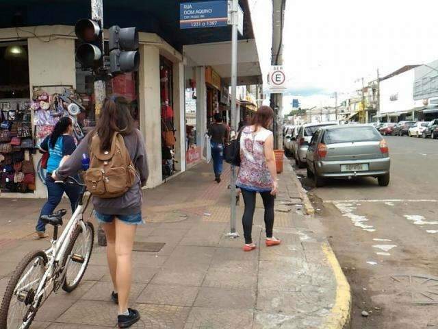 Bicicleta e aplicativo de transporte s&atilde;o alternativa a nova tarifa de &ocirc;nibus