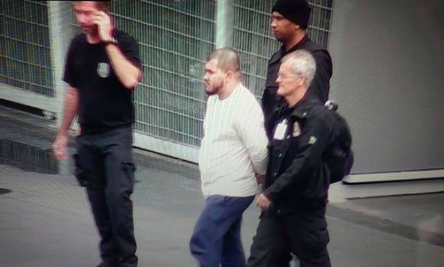 Suspeitos de terrorismo ficar&atilde;o em triagem, com banho de sol na cela