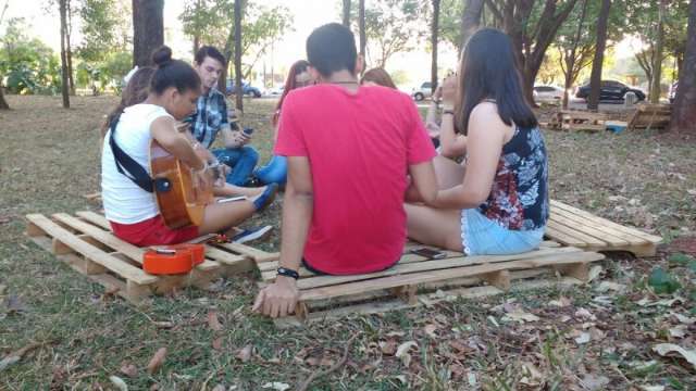 V&iacute;timas de assaltantes, universit&aacute;rios reclamam de inseguran&ccedil;a na UFMS