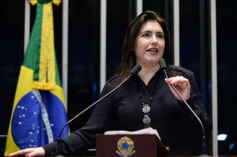 Senadora de MS consegue acelerar processo de impeachment de Dilma