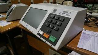 Urna eletrônica usada na eleição deste ano; candidatos e partidos têm prazos para prestar contas (Foto: Arquivo / Marcos Ermínio)