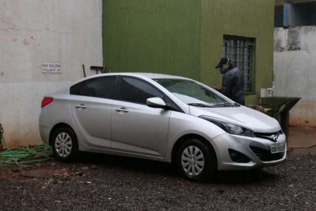 Com beb&ecirc; de 7 meses, mulher &eacute; atacada e tem ve&iacute;culo roubado