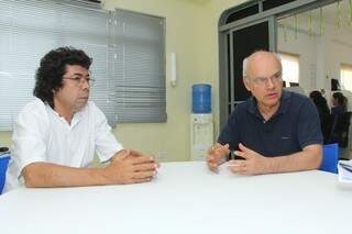 Presidente da Fenaj, Celso Schröder visitou a redação do jornal em companhia do presidente do Sindjor-MS, Geraldo Ferreira (Foto: Fernando R. Ientzsch)