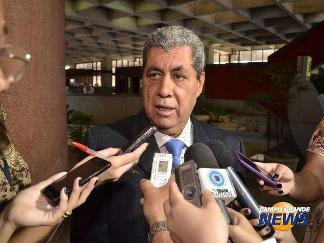 Governador visita hospital e anuncia obras em Coxim