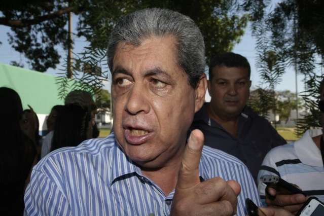 Para Andr&eacute;, Bernal &quot;sai r&aacute;pido de crise&quot; pol&iacute;tica ou vai &quot;para a cadeia&quot;