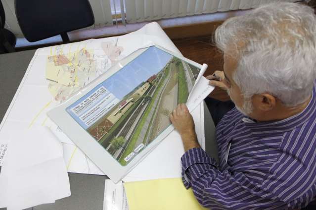 Ainda parada, obra na Ernesto Geisel deve acabar s&oacute; em agosto de 2015