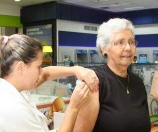 Na Capital, meta é imunizar 80% do público-alvo, o equivalente a 185 mil pessoas. (Foto: Divulgação/Sesau)