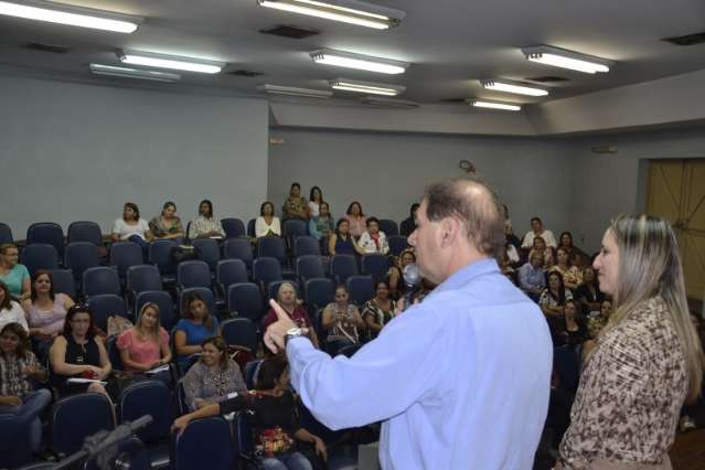 Diante de diretores de Ceinfs, Alcides Bernal se diz v&iacute;tima de &quot;bullying&quot;