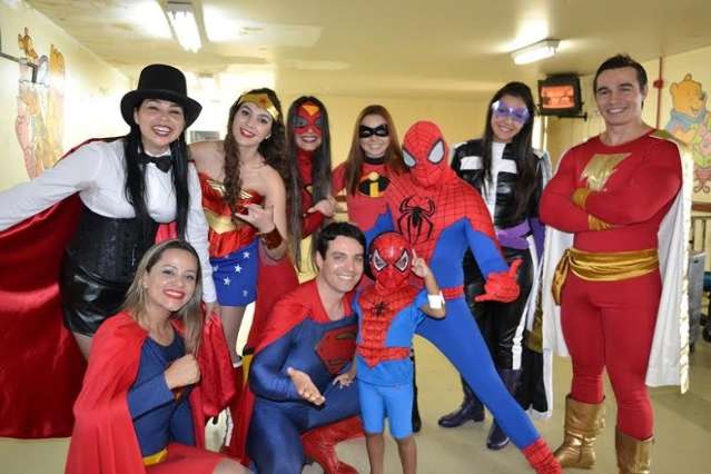 Hist&oacute;ria est&aacute; longe de final feliz, mas garoto torturado j&aacute; &eacute; super-her&oacute;i