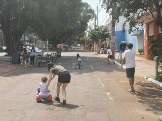 Dia sem carro mudou a cara da Avenida Mato Grosso. (Foto: Clayton Neves)