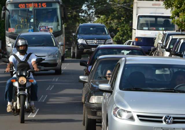 Com mais de 430 mil ve&iacute;culos nas ruas, dirigir vira teste de paci&ecirc;ncia